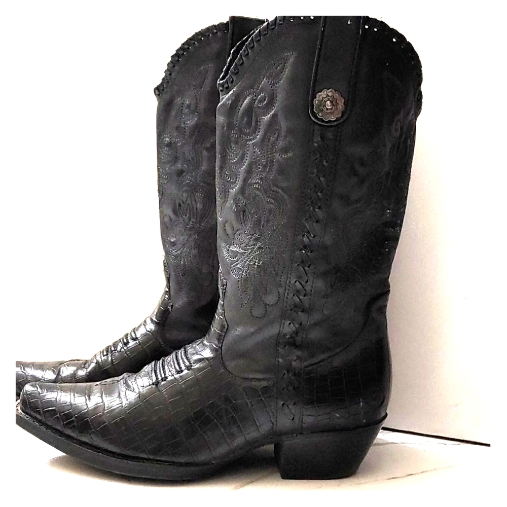 Cowgirl black boots